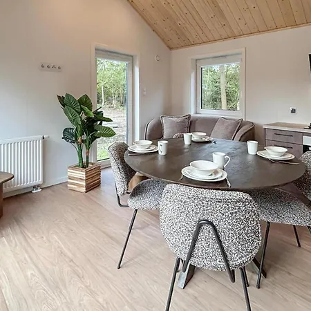2 Bedroom Lovely In Oud Gastel Дом отдыха *